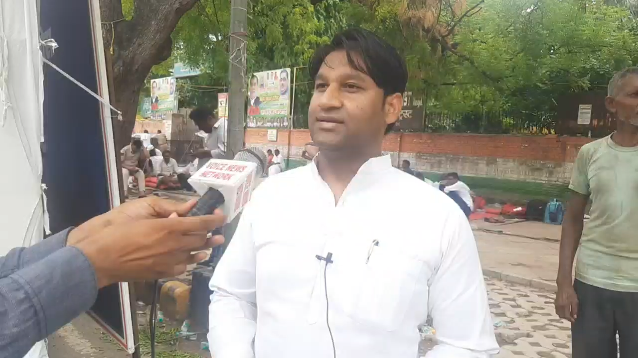 आज दिल्ली जंतर मंतर पर कांग्रेस पार्टी द्वारा चल रहे धरना प्रदर्शन में हिस्सा लिया ॥ 
         चौ. दानिश सैफ़ी 
चेयरमैन गौतमबुद्ध नगर कांग्रेस #agnipathprotest
