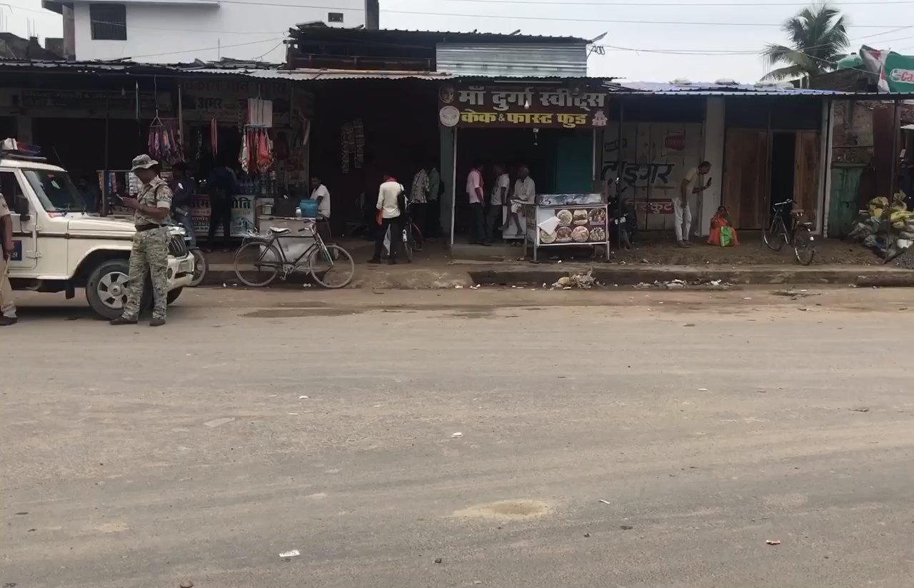 सुरसंड: सुरसंड सोशल मीडिया पर फैल रहे अफ़वाह को देखते हुए सुरसंड प्रशासन पूरी तरीक़े से तैयार है 
#AgnipathRecruitmentScheme #Agniveer