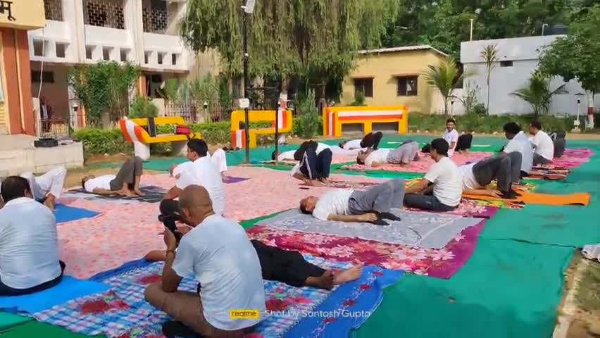 21 जून #अंतरराष्ट्रीय_योग_दिवस 
#सिविल_कोर्ट_डालटेनगंज मैं 
#योग_महोत्सव_मनाया_गया
#पलामू_की_महिला_प्रभारी_के_द्वारा_योग
