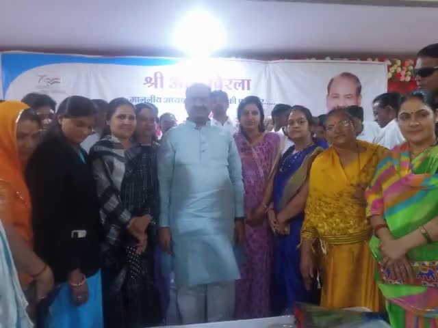 आदरणीय लोकसभा अध्यक्ष ओम जी बिडला की एक पहल पर सुपोषित मां अभियान चलाया जा रहा है जिसके तहत आज उनका उद्धबोधन प्राप्त हुआ। #bjpmahilamorcha