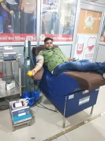 #DONATE_BLOOD_SAVE_LIFE
#REALHERO  छोटे भाई #सूरज गुप्ता सभासद एका B + द्वारा 
 जरूरतमन्द  मरीज के लिए हमारे निवेदन पर मानव सेवा चैरिटेबल  ब्लड बैंक #मैनपुरी पहुँचकर रक्तदान किया।।