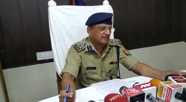 श्रीमान पुलिस उपमहानिरीक्षक/वरिष्ठ पुलिस अधीक्षक जनपद आगरा द्वारा जुमे की नमाज के सम्बन्ध में दी गयी बाइट...
#agrapolice