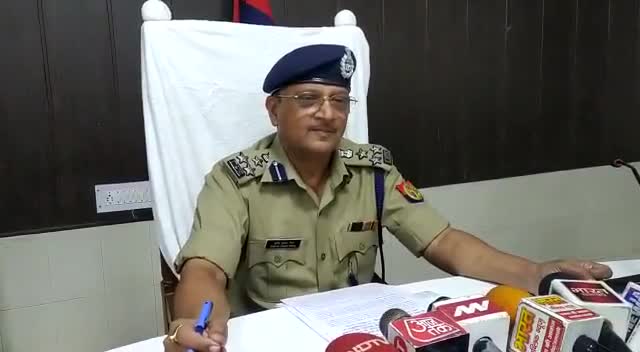 #थाना_मलपुरा क्षेत्र में अग्नीपथ के विरोध में हुए दंगे में की जा रही कार्यवाही के संबंध में #DIG/#ssp_agra की बाइट...