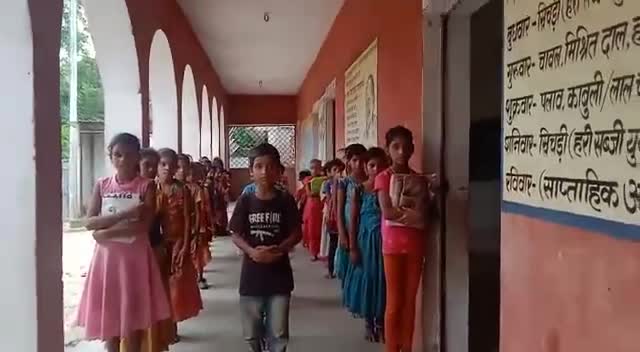 मेरी  रफ्तार पे  सूरज की किरण  नाज़ करे ।
ऐसी परवाज़ दे मालिक कि गगन नाज़ कर ।
 #पढ़ेगा_सीमांचल         #बढ़ेगा_सीमांचल