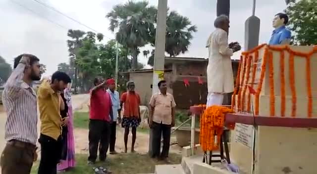 #AISA के नेता और जनसंस्कृति के कलाकार कॉमरेड विकास कुमार का आज 11वां शहादत दिवस है। कॉमरेड विकास कुमार अमर रहे। लाल सलाम