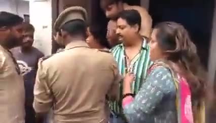 ये मामला 1 हफ्ते पुराना है, आरोपी महिला अधिकारी को हटा दिया गया है।
#lucknowcity #nagarnigam
