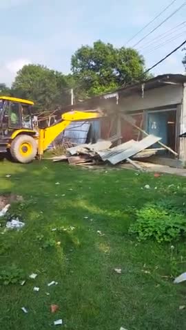 नरपतगंज: आज दिनांक 27 6 2022 को नरपतगंज में प्रशासन के निगरानी में ब्लॉक का अतिक्रमण करवाया गया खाली #नरपतगंज