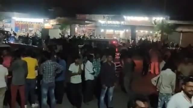 उदयपुर में मंगलवार को नूपुर शर्मा के समर्थन में एक युवक की तालिबानी तरीके से हत्या कर दी गई।
#news #crimenews #updates