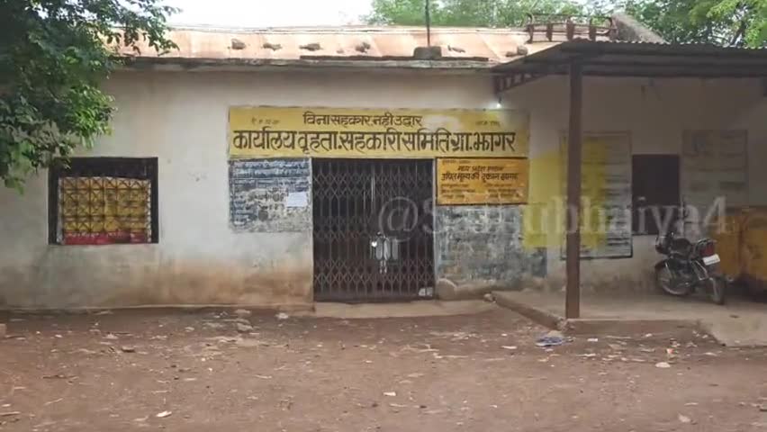 500 से अधिक किसानों का पैसा केसीसी के तहत अटका,खरीफ बोवनी की लागत में आ रही समस्या।
#किसान #kcc #issue #snju #bank #csh