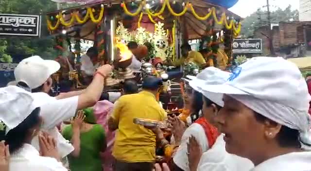 लोक कल्याण की कामना से नमामि गंगे ने उतारी भगवान जगन्नाथ जी की आरती रथयात्रा मेले में जगाई स्वच्छता की अलख#varanasinews
