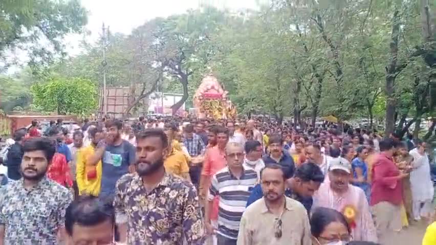 बिलासपुर: #जगन्नाथ प्रभु की रथ यात्रा, भक्तो को खुशहाली का आशीर्वाद देने निकले शहर भ्रमण पर