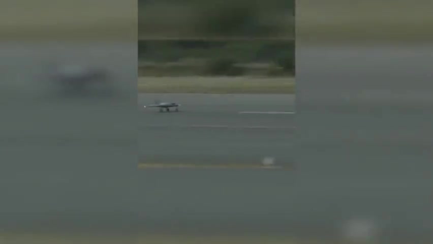 देश का पहला #DRDO द्वारा निर्मित मानव रहित लड़ाकू विमान 
बधाइयां!!!