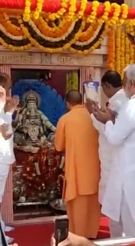 आज हैदराबाद स्थित श्री भाग्यलक्ष्मी मंदिर में माँ लक्ष्मी जी के पावन दर्शन-पूजन से मन अभिभूत है। #yogiji