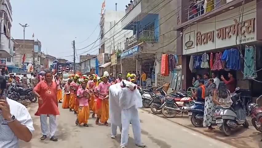 #अंबिकापुर में निकाली गई भव्य रैली, मां बनभौरी की प्राण प्रतिष्ठा अकेली आयोजित की गई भव्य रैली।