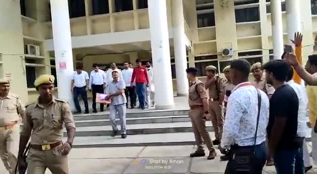 छात्र नेता दीपक उपाध्याय के नेतृत्व में #खेलप्रेमियों ने अपूर्ण #स्टेडियम_निर्माण को लेकर सौंपा #खेलमंत्री को ज्ञापन...
