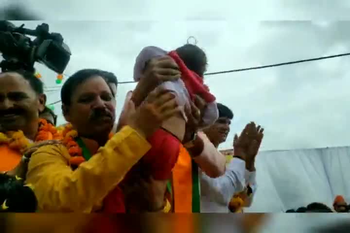 मेरे बच्चों तुम्हारे उज्ज्वल और खुशहाल भविष्य के लिए तुम्हारा मामा कोई कसर नहीं छोड़ेगा।#BJP4MP #BJP4Indore