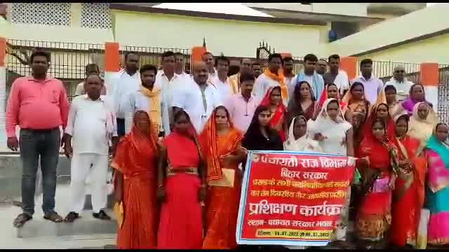 केसठ:–
नए #जनप्रतिनिधियों को दिए जा रहे तीन दिवसीय प्रशिक्षण कार्यक्रम का हुआ समापन