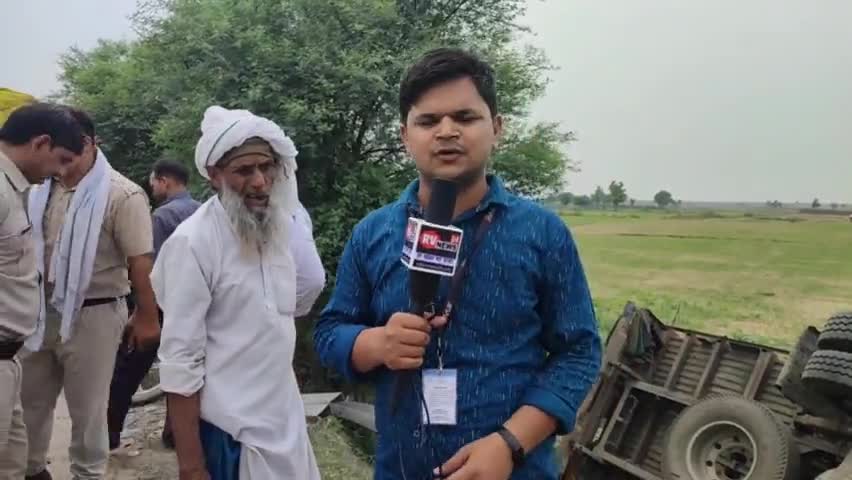 पलवल: पलवल सोहना रोड पर तांबे से भरा ट्रक पलटा, गांव वालों ने मदद करने की बजाय चुरा लिया तांबा
#Palwal #Sohna