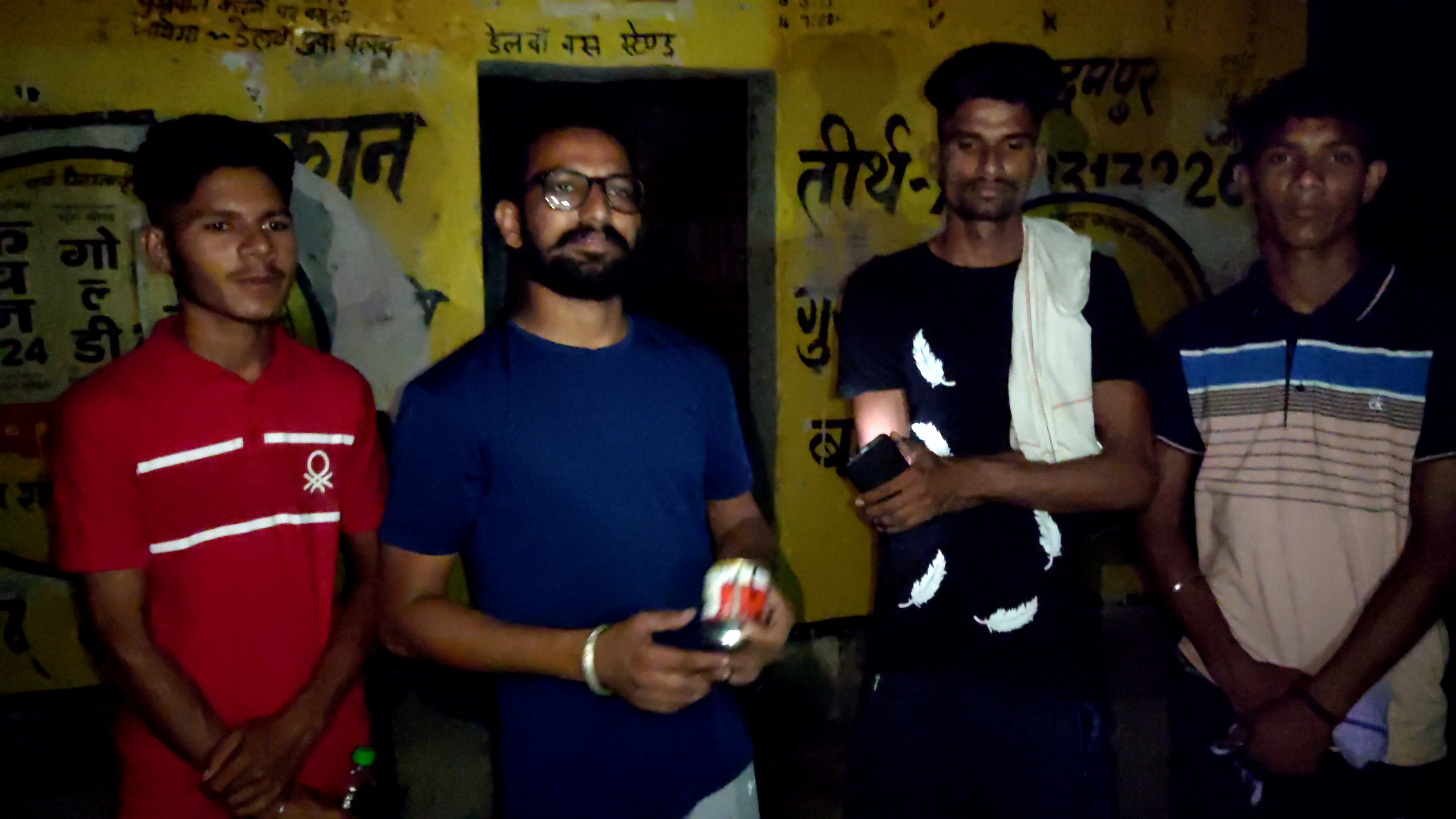 पदमपुर: डेलवा युवा क्लब के द्वारा सफलता पूर्वक डेलवा बस स्टैंड पर समय सारणी लगाई गई
#delwanyuvaclub #public #allindia #tv9