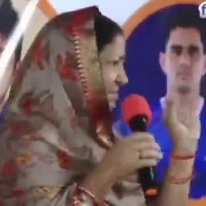 #कन्या बाप संगे बेटा पीके देख बेहोश बा 
का कही ऐ सखी #जमाना के दोष बा।