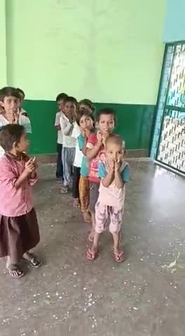 औरैया: अछल्दा में बच्चों को पढ़ाते #aajtakbharat #indianewsagar #mib_india #firstindiaraj #top20news #top_news_bangla