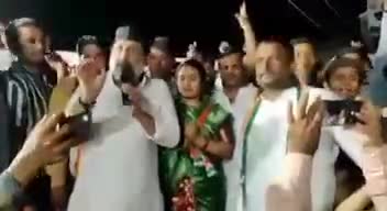 आष्टा वार्ड क्रमांक 7 के कांग्रेस प्रत्याशी #रानू_मनीष_खत्री को विजय बनाने मतदाताओं से अपील करते हुए MLA आरिफ मसूद जी