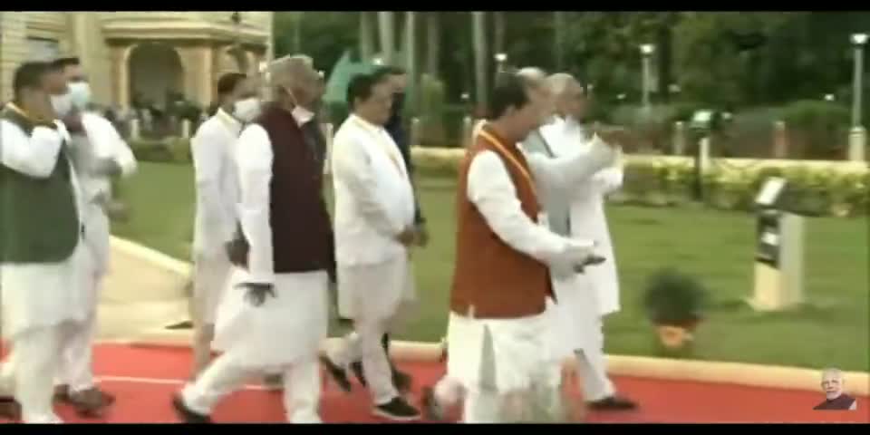 #प्रधानमंत्री मोदी ने लगाया #कल्पवृक्ष पर विपक्ष को यह #मिर्ची लगती है