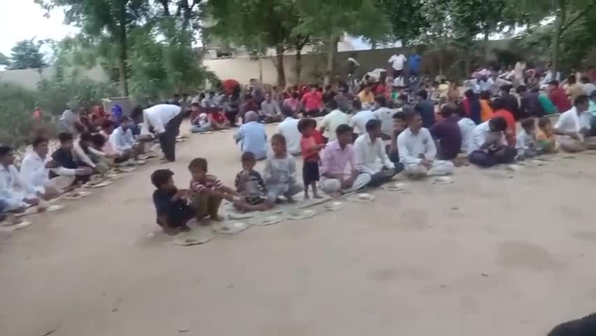 मुरैना नगर: सारिपुत्त बुद्ध विहार पर हजारों की जनसंख्या में पहुंचे उपासक।। किया भोजन दान
#morenanews