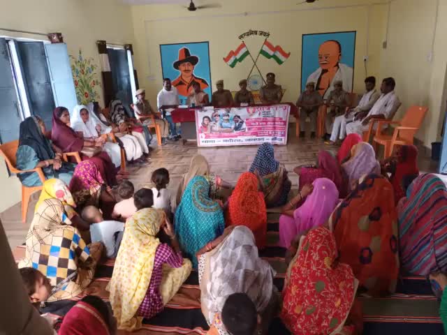 अपनी ग्राम पंचायत तुर्रा के मिनी सचिवालय में मिशन नारी शक्ति का कार्यक्रम कराते हुए।
#womenpower