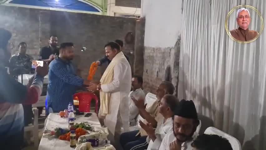 सात संदूक़ों में भर कर दफ़्न कर दो नफ़रतें,आज इंसाँ को मोहब्बत की ज़रूरत है बहुत..
https://youtu.be/dhFTC_fsoYI
#बेलागंज