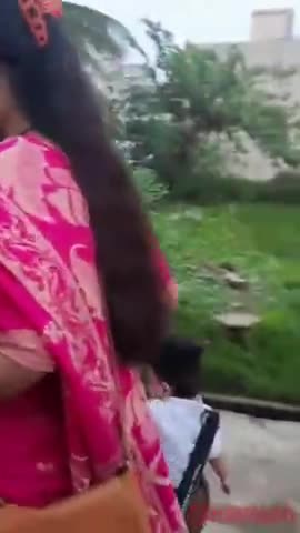 वीडियो देखिये कैसे नन्हा स्वयंसेवक अपना गुल्लक समर्पण कर खुशी की अनुभूति करता है।
#जय_माँ_भारती
#जयश्रीराम...🙏🙏🚩🚩