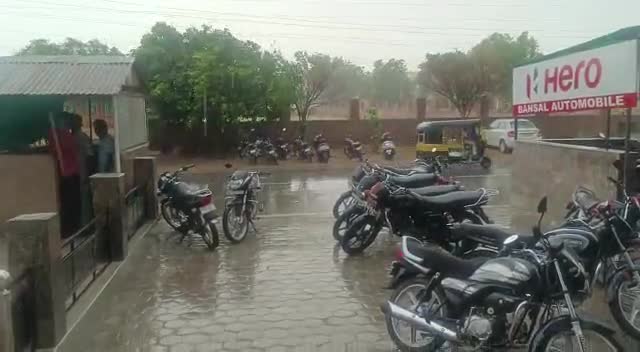 #बारिश#आंधी#मानसून#सूरतगढ़
सूरतगढ़ में तेज हवा के साथ बारिश🌧️🌧️