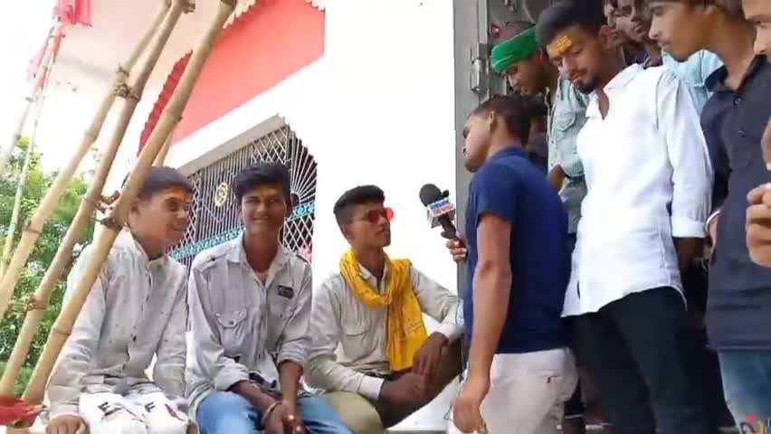 राजपुर: #Latest_news पत्रकार के सवाल पूछते ही भागने लगे Students सोखा बाबा धाम पर humsafar_live_news_sokha