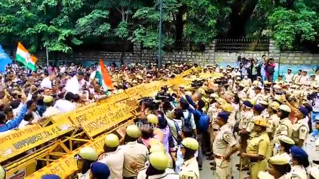 कर्नाटक
DK Shivakumar के नेतृत्व में कर्नाटक में कांग्रेस का प्रदर्शन
#सत्य_साहस_सोनिया_गांधी