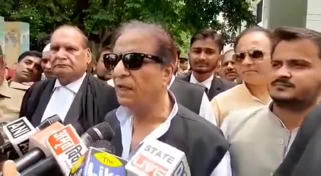 #Azamkhan ने क्या धोया है और पूछे ऐसे सवाल . #लुलु #yogi #hanunanchalisa #namaj #up