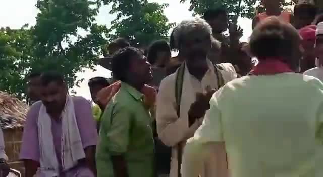 जनजातीय समुदाय की द्रोपदी मुर्मू जी को #राष्ट्रपति चुने जाने पर #देवरिया में मृदंग ,पखाउज नाच के साथ लोगो ने मनाया #जश्न