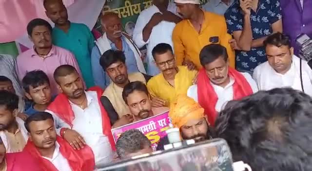 #बढ़ती_महंगाई, जीएसटी में बढ़ोतरी, खाद सामग्रियों पर दर बढ़ाना और अन्य मुद्दों को लेकर आज 
जन अधिकार पार्टी लो० गर्दनीबाग में एक दिवसीय धरना प्रदर्शन।
     #आदि_मेहता
पटना महानगर अध्यक्ष