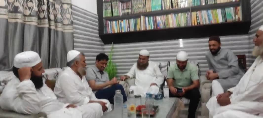 Imran Masood sb Taziyat k liye Tashreef Laye Dr.S.M.H kazmi Or Syed Muzayyan sb se Mulaqat krte hue #hazrat #sansarpuri