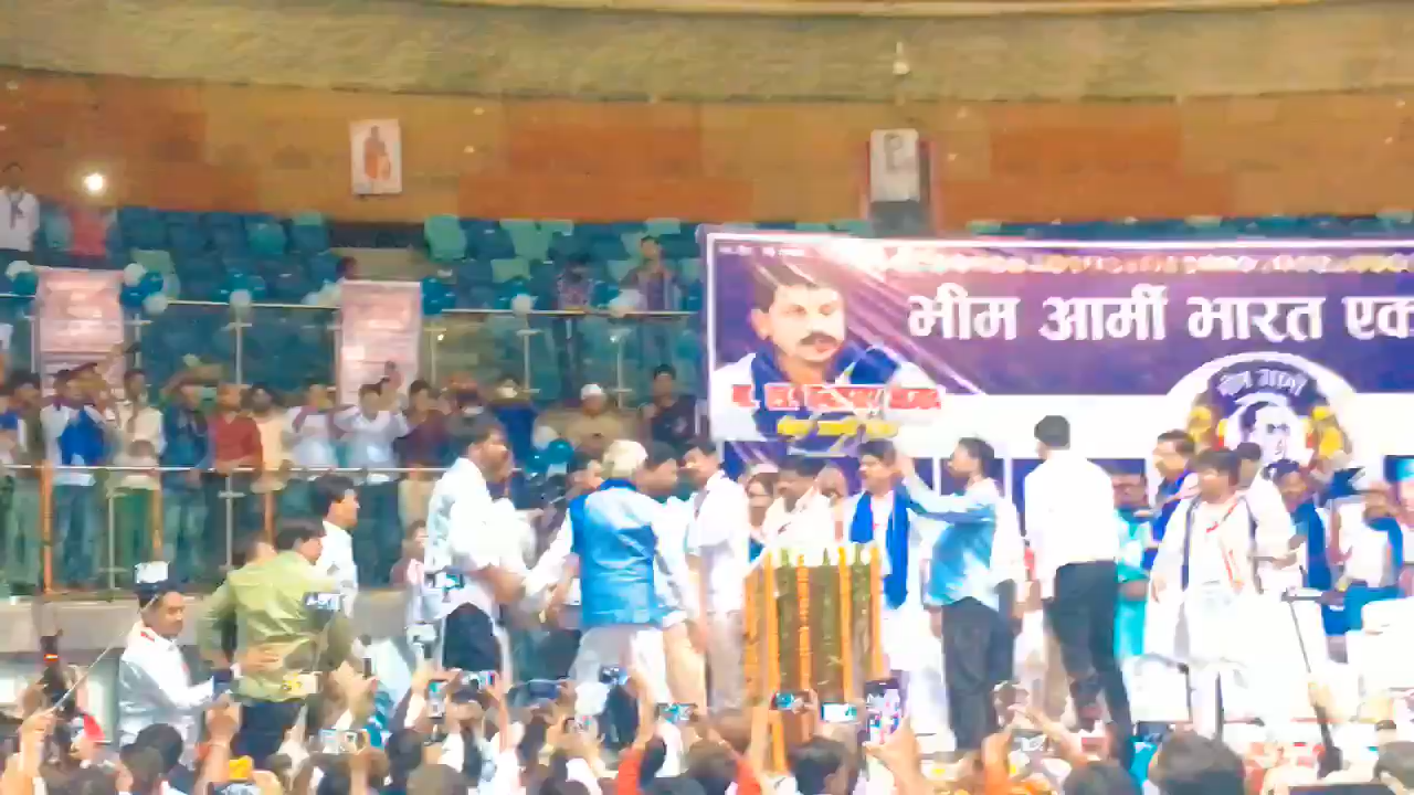 कल @Bhimarmy_BEM का #प्रथम_राष्ट्रीय_अधिवेशन दिल्ली के ताल कटोरा स्टेडियम में बहुजन समाज के विशाल जनसमूह के साथ बड़े ही धूमधाम व हर्षोल्लास से मनाया गया