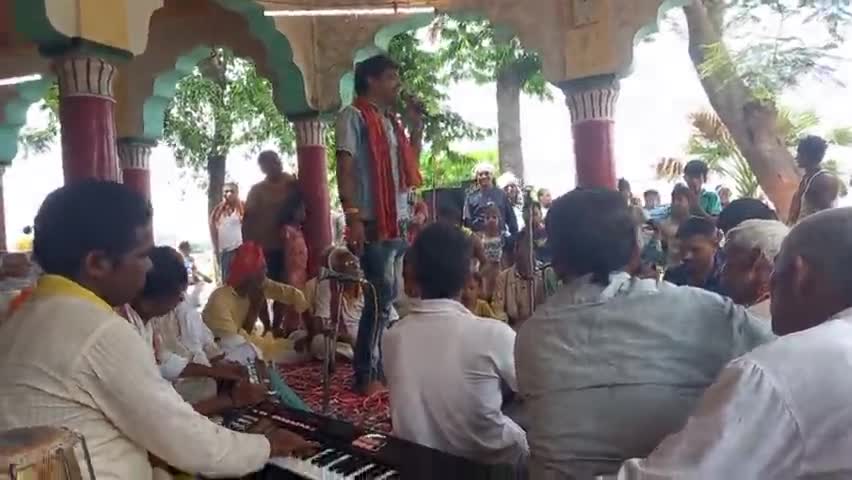 #बहुत सुंदर कार्यक्रम ब्मचारी बाबा मंदिर 
      #डम-डम डमरू बजाव तारे भोला !!