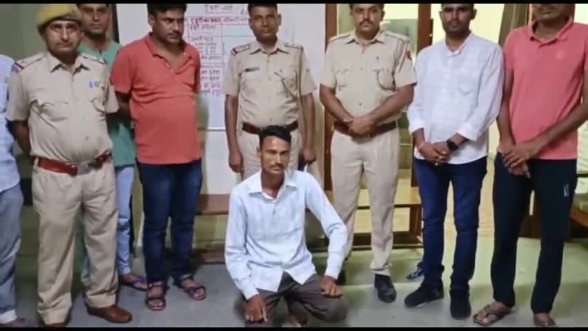 बिलाड़ा: लग्जरी कार में 43 किलो डोडा पोस्ट के साथ तस्कर गिरफ्तार
#बिलाड़ा