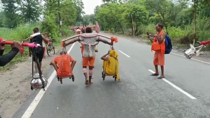 पूरनपुर: #कलयुग के जमाने का श्रवण कुमार जो अपने माता पिता को हरिद्वार तीर्थ यात्रा करा रहा है पूरी वीडियो Sumit pal indian vlog#
