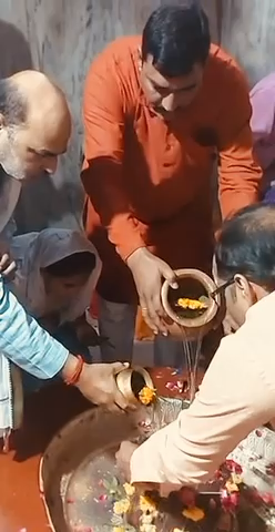 आज बाबा घुश्मेश्वर नाथ धाम में  साथियों के साथ बाबा भोलेनाथ का दर्शन पूजन करते हुए
#सावन_मंगलवार
#ॐ_नमः_शिवाय
#harharmahadev
