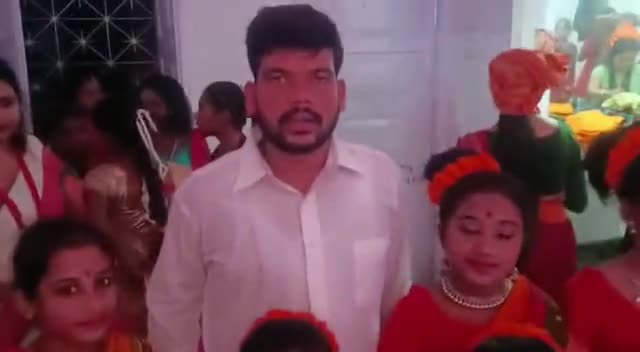 मनिहारी: #कारगिल दिवस के अवसर पर आयोजित कटिहार गौरव सम्मान सामरोह मे छोटे छोटे बच्चियों द्वारा बहुत ही सुन्दर प्रोग्राम किया गया