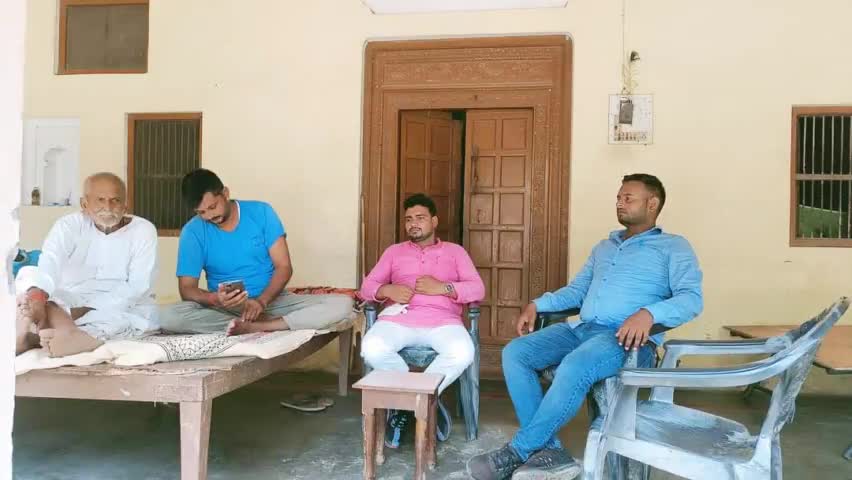 रुधौली विधानसभा क्षेत्र के ( साऊघाट ) तेलियाडीह में बड़े भाई श्री अन्नू यादव जी के अस्वस्थ होने पर उनके घर पहुंचकर हालचाल लिया ।

                      आपका #जितेन्द्र_यादव
                           जिला सचिव