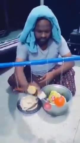 #GST लगने के बाद #देश की #जनता पर पड़े #बोझ में जनता अपनी #परेशानी दिखाते हुए