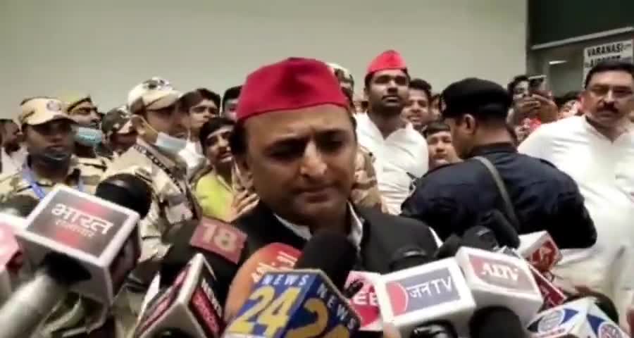 #Rajbhar जी के अंदर दूसरे दल की आत्मा घुस गई है  उनपर झाड़-फूंक करवाना होगा तभी वो ठीक होंगे || 
श्री #yadavakhilesh जी