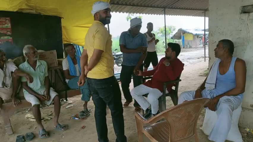 अपनो के बीच ।

                      आपका #जितेन्द्र_यादव
                           जिला सचिव
                      समाजवादी पार्टी बस्ती