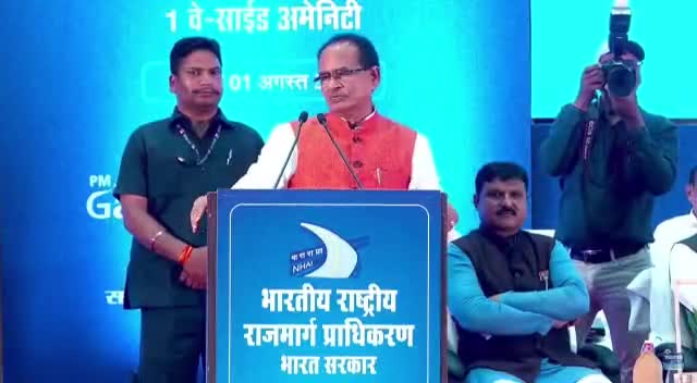 आदरणीय नितिन गडकरी जी पौराणिक गाथाओं के आधुनिक कल्पवृक्ष और कामधेनु हैं। #PragatiKaHighway