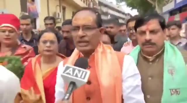 जबलपुर में बहुत दुर्भाग्यपूर्ण और दुखद घटना हुई है। मैं निरंतर जिला प्रशासन के संपर्क में हूं। 
#shivrajsingh